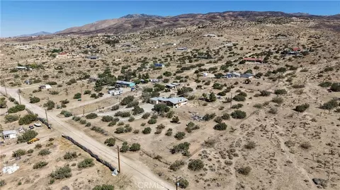 View/Area - 25435 Skyline Dr, Apple Valley, CA 92308 photo 4 of 12