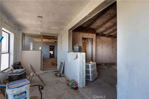 Entry Way - 25435 Skyline Dr, Apple Valley, CA 92308 photo 2 of 2