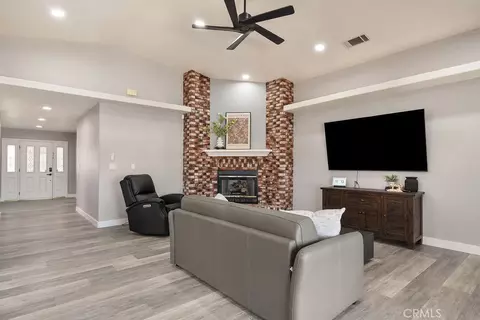 26249 Fleet Ln, Helendale, CA 92342 photo 6