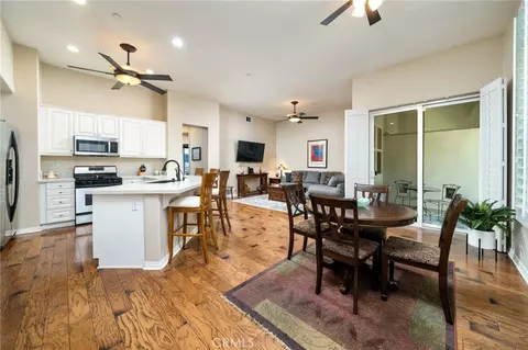 704 W 1st St, Claremont, CA 91711