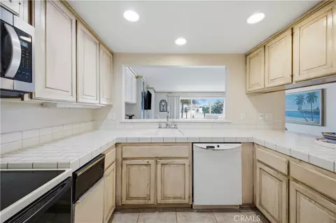 Kitchen - 22 Montego Ct, Coronado, CA 92118 photo 5 of 6