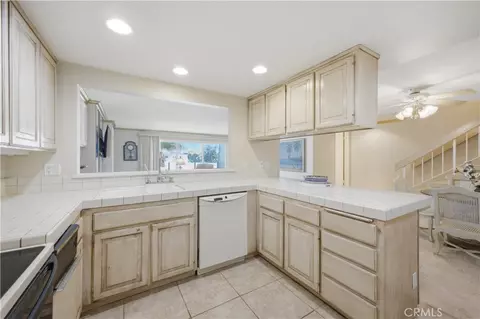 Kitchen - 22 Montego Ct, Coronado, CA 92118 photo 4 of 6