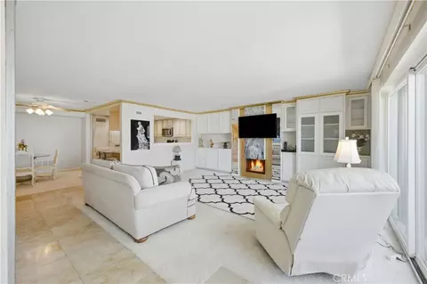 Living - 22 Montego Ct, Coronado, CA 92118 photo 2 of 3