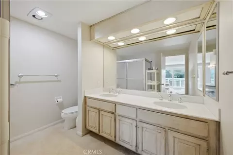 Bath - 22 Montego Ct, Coronado, CA 92118 photo 2 of 3