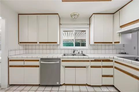 Kitchen - 711 E Cypress, Glendora, CA 91741 photo 2 of 4