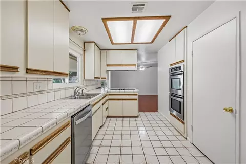 Kitchen - 711 E Cypress, Glendora, CA 91741 photo 4 of 4