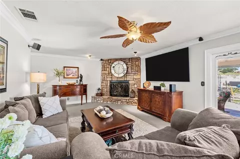 Living - 15093 Mandan, Apple Valley, CA 92307 photo 4 of 4