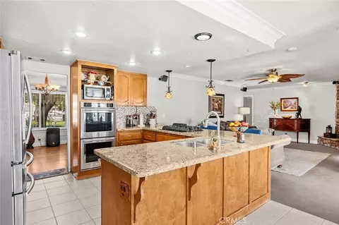 Kitchen - 15093 Mandan, Apple Valley, CA 92307 photo 2 of 5