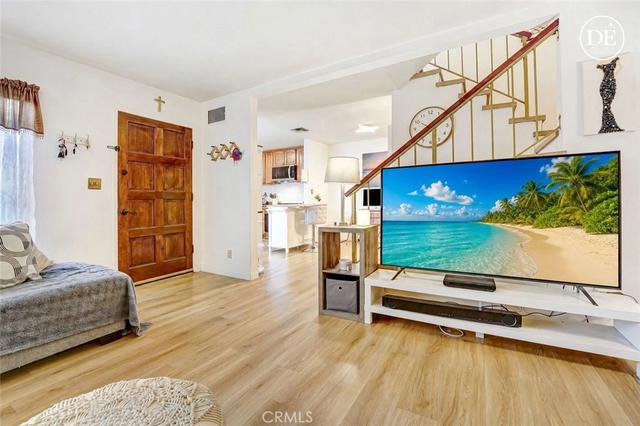 7301 Lennox Ave #D13, Van Nuys, CA 91405