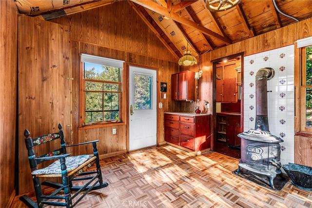 21747 Ridge Dr, Cedarpines Park, CA 92322