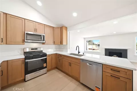 Kitchen - 3073 Joshua Tree, Riverside, CA 92503 photo 3 of 5