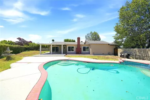 Exterior - 3073 Joshua Tree, Riverside, CA 92503 photo 10 of 12
