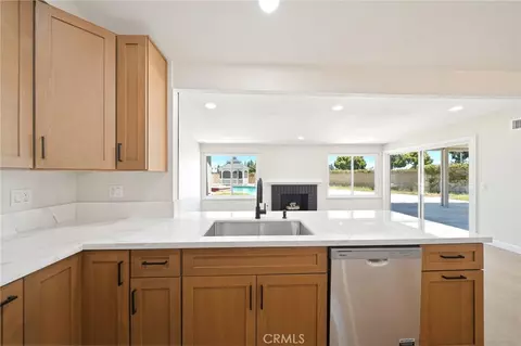 Kitchen - 3073 Joshua Tree, Riverside, CA 92503 photo 4 of 5