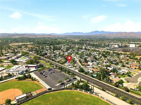 View/Area - 3073 Joshua Tree, Riverside, CA 92503 photo 4 of 6