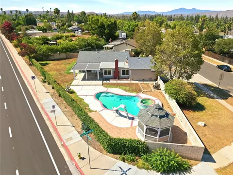 View/Area - 3073 Joshua Tree, Riverside, CA 92503 photo 1 of 6