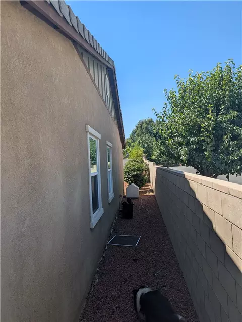 Exterior - 26439 Redoak St, Menifee, CA 92584 photo 4 of 9