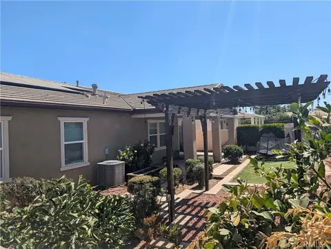 Exterior - 26439 Redoak St, Menifee, CA 92584 photo 7 of 9