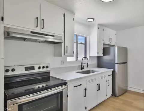 Kitchen - 26674 Ward St, Highland, CA 92346 photo 3 of 3