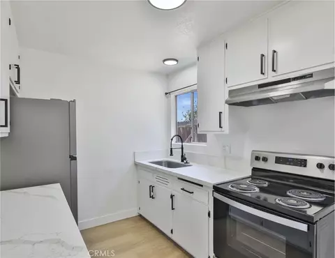 Kitchen - 26674 Ward St, Highland, CA 92346 photo 2 of 3