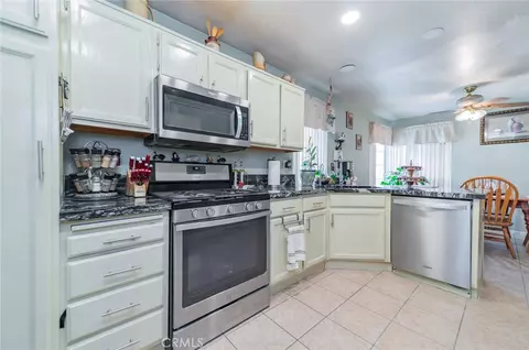 Kitchen - 2074 Alfalfadale Rd, Perris, CA 92571 photo 2 of 2