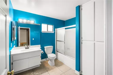 Bath - 36164 Serape Dr, Yucaipa, CA 92399 photo 2 of 2