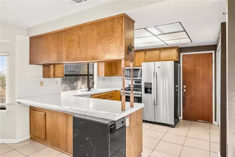 Kitchen - 36164 Serape Dr, Yucaipa, CA 92399 photo 2 of 5