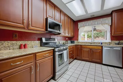 Kitchen - 1423 Purdue, Upland, CA 91786 photo 3 of 6