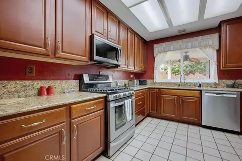Kitchen - 1423 Purdue, Upland, CA 91786 photo 3 of 6