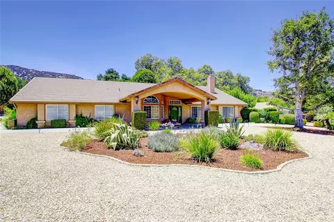 13634 Oak Mesa Dr, Yucaipa, CA 92399