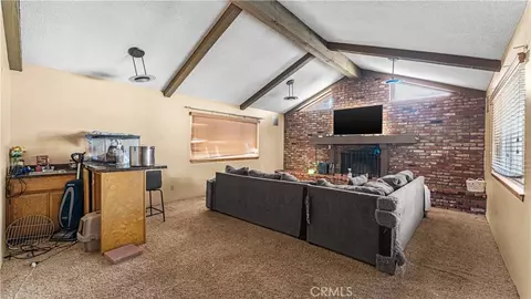 Living - 19381 Kinai, Apple Valley, CA 92307 photo 3 of 3