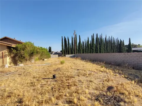 Exterior - 19381 Kinai, Apple Valley, CA 92307 photo 3 of 3