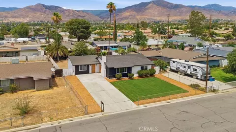 View/Area - 27176 Hibiscus, Highland, CA 92346 photo 1 of 5