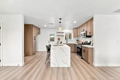 Kitchen - 27176 Hibiscus, Highland, CA 92346 photo 1 of 7