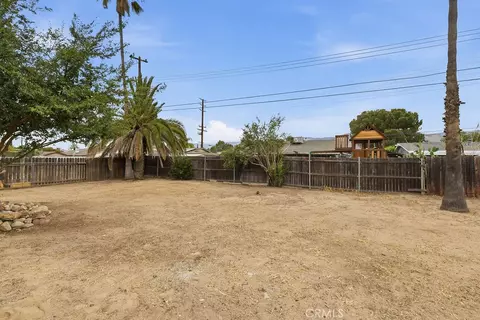 Exterior - 27176 Hibiscus, Highland, CA 92346 photo 5 of 5