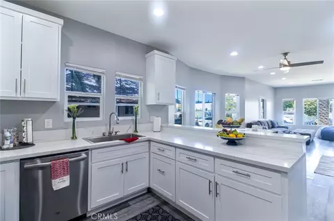 Kitchen - 66 W Peoria St, Pasadena, CA 91103 photo 3 of 3