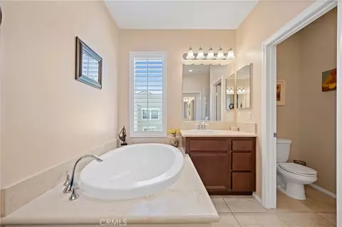 Bath - 729 Park View Ter, Glendora, CA 91741 photo 2 of 4