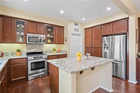 Kitchen - 729 Park View Ter, Glendora, CA 91741 photo 2 of 5