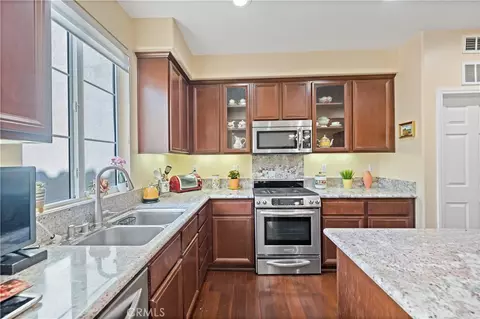Kitchen - 729 Park View Ter, Glendora, CA 91741 photo 3 of 5