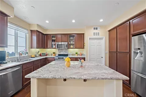 Kitchen - 729 Park View Ter, Glendora, CA 91741 photo 5 of 5