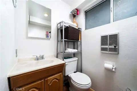 Bath - 682 Buckingham, Lake Arrowhead, CA 92352 photo 2 of 2