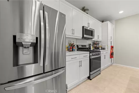Kitchen - 145 Camden Ct, Perris, CA 92571 photo 2 of 2