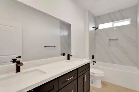Bath - 16443 Pine St, Hesperia, CA 92345 photo 6 of 8
