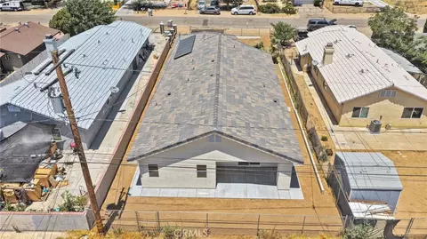 View/Area - 16443 Pine St, Hesperia, CA 92345 photo 5 of 9