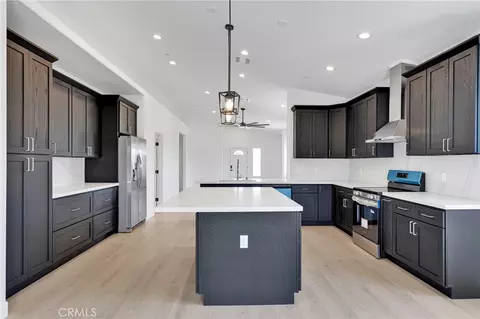 Kitchen - 16443 Pine St, Hesperia, CA 92345 photo 3 of 6