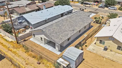 View/Area - 16443 Pine St, Hesperia, CA 92345 photo 7 of 9