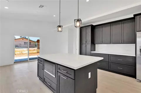Kitchen - 16443 Pine St, Hesperia, CA 92345 photo 6 of 6
