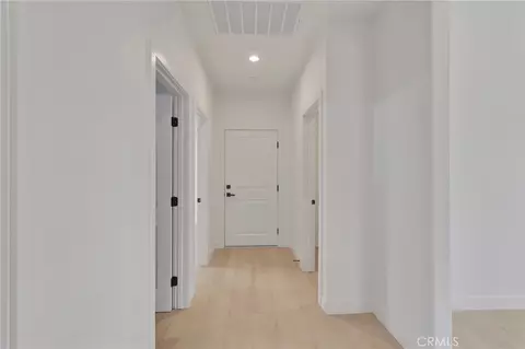 Entry Way - 16443 Pine St, Hesperia, CA 92345 photo 3 of 4