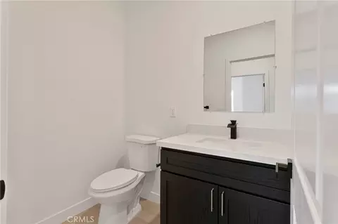 Bath - 16443 Pine St, Hesperia, CA 92345 photo 5 of 8