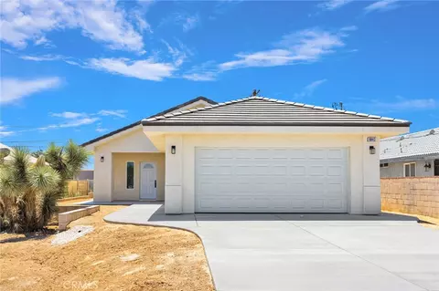 Exterior - 16443 Pine St, Hesperia, CA 92345 photo 2 of 8