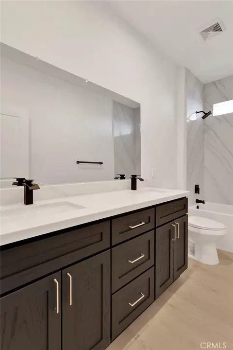 Bath - 16443 Pine St, Hesperia, CA 92345 photo 7 of 8